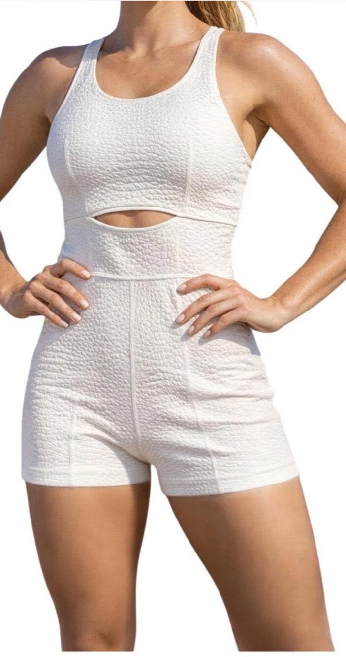 Gigi C Sawyer Snakeskin Cutout Romper white med Textured Cutout Scoop Back NWT